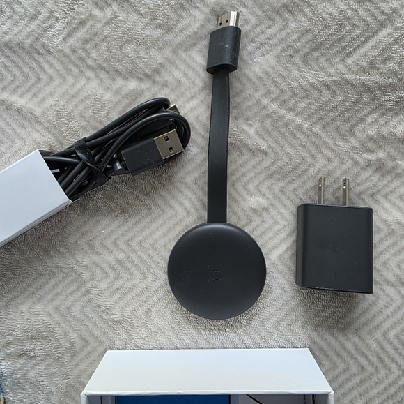 Google Chromecast - Picture 3 of 6